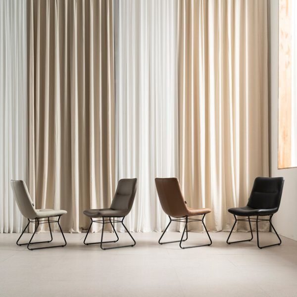 스너그 식탁의자